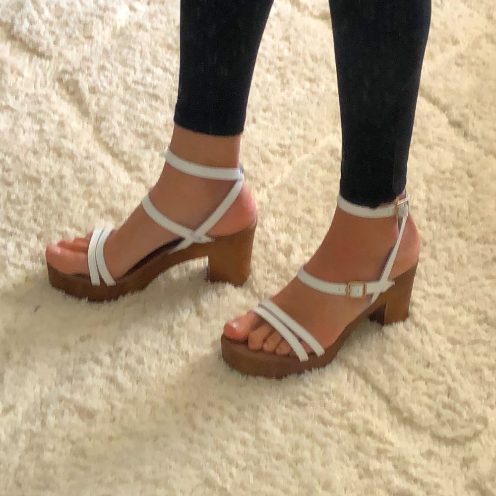 Seychelles White Thin Strapped Platform Sandals - image 6